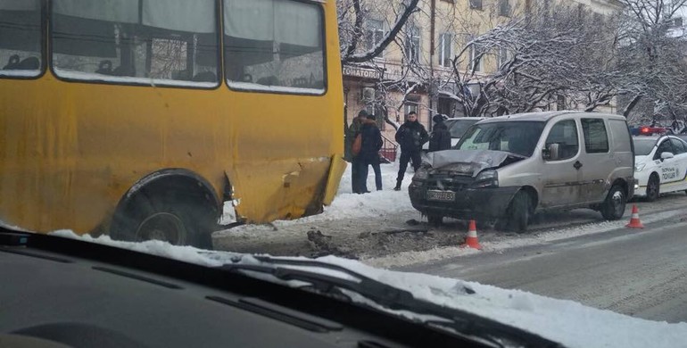 В Рівному продовжується ДТПшний колапс